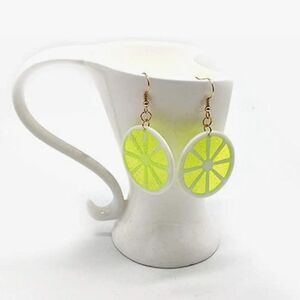 🔹️NIB Green Lime Slice Lightweight Dangling Earrings